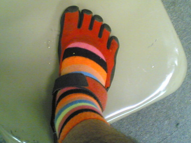 Toe_socks_+_toe_shoes