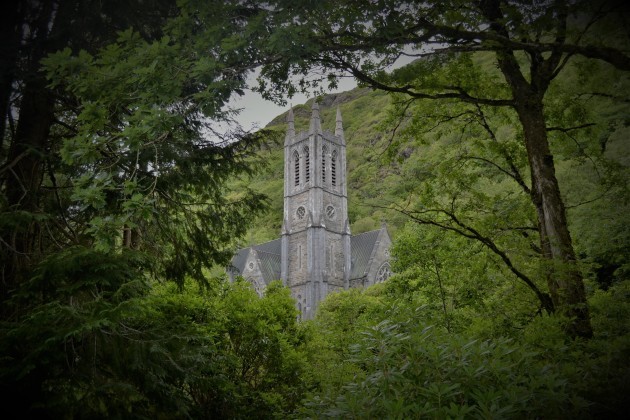 Gothic_Chapel,_Kylemore_Abbey