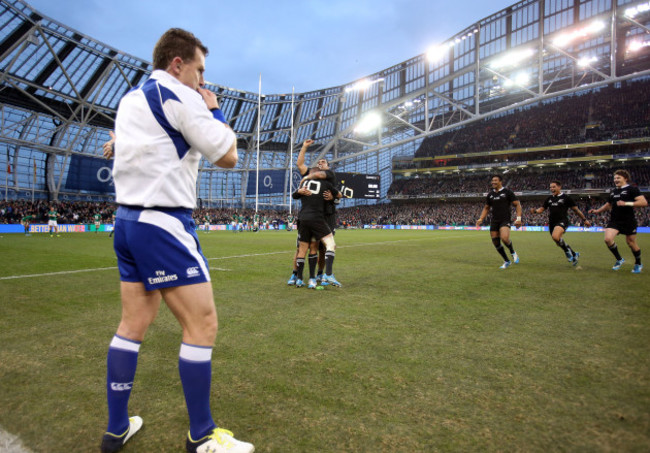 New Zealand players celebrate Aaron Cruden's winning kick