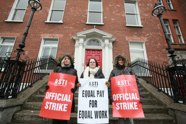 08/11/2016.Teachers protests. (L to R) Rose-Marie