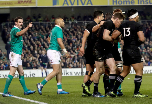 Johnny Sexton reacts as Beauden Barrett scores a try 19/11//2016