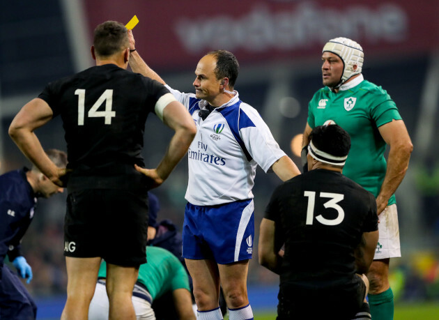 Jaco Peyper shows Malakai Fekitoa a yellow card