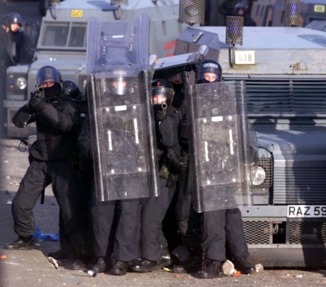 Portadown riot/RUC take aim-gun