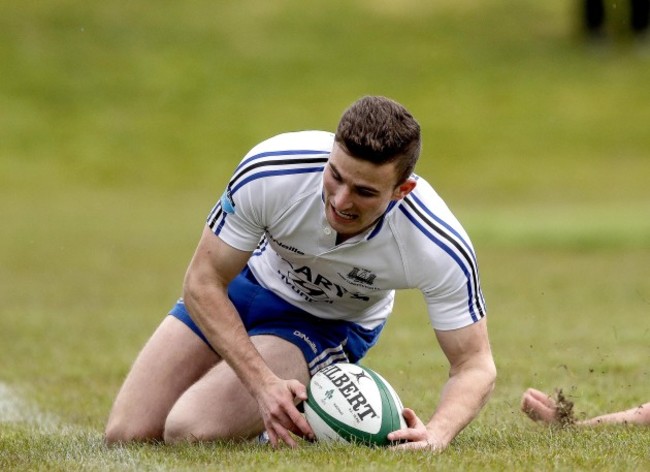 Shane Daly scores a try