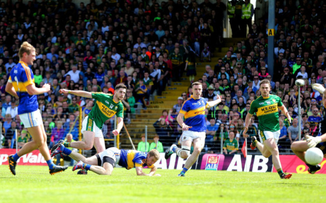 Paul Geaney scores his sides second goal