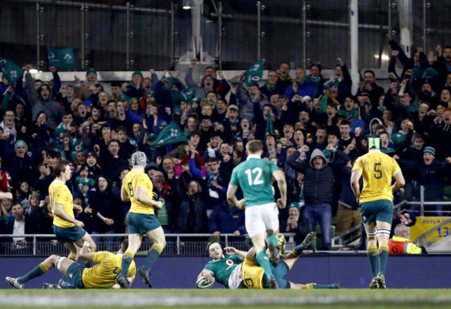 Iain Henderson goes over for a try