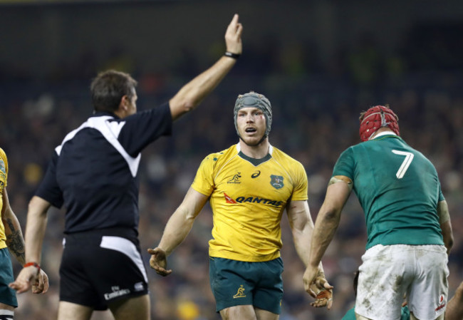 David Pocock remonstrates with referee Jérôme Garcès