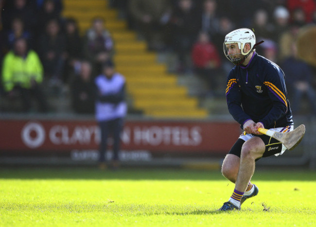 Mark Fanning scores a penalty