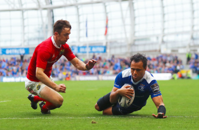 Isa Nacewa  scores his sides second try despite Darren Sweetnam