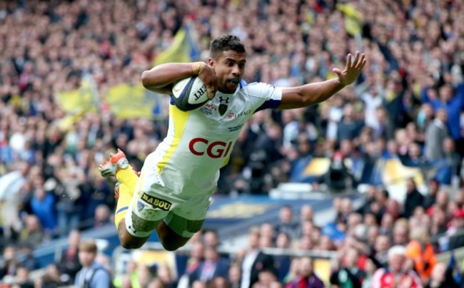 Wesley Fofana scores a try