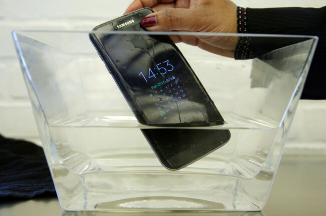 TEC-Samsung-Water-Resistant Phone