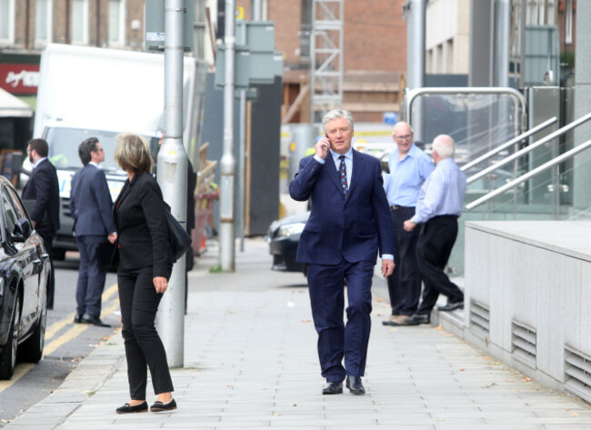 31/8/2016 Pat Kenny walking around Dublin City cen