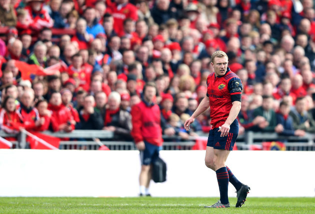 Keith Earls walks off the pitch as he is given a red card 22/10//2016