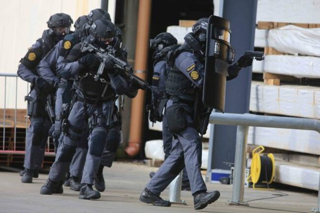 27/10/2016. Garda Terrorist Exercise Drogheda. Scenes from a garda exercise in Drogheda Port which involved members of the Emergency Response Unit (ERU) boarding a trawler carrying explosives, and a joint opering by the ERU and the Regional Support Unit (