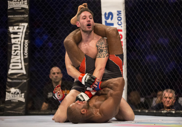 Chris Fields defends a submission attempt