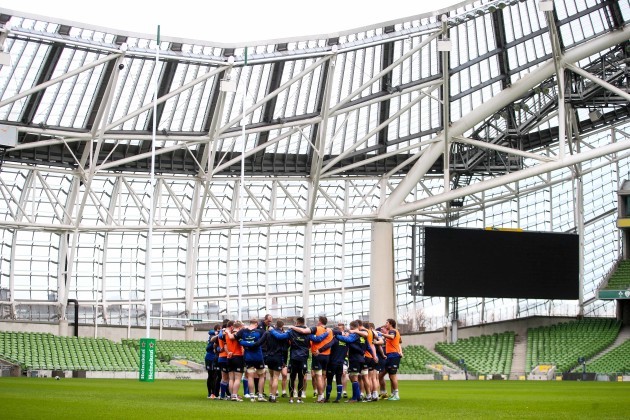 The Leinster team huddle