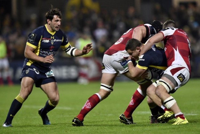 Benjamin Kayser is tackled by Sean Reidy and Franco Van Der Merwe