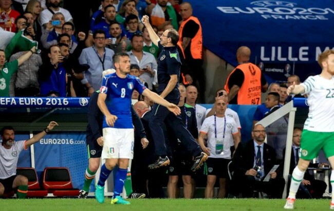 Martin O'Neill celebrates at the final whistle