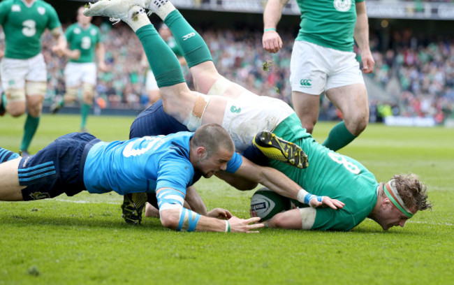 Jamie Heaslip scores their fourth try