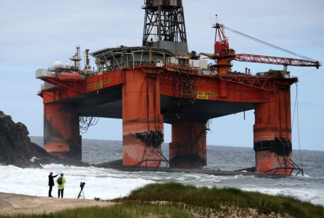 Oil rig detachment