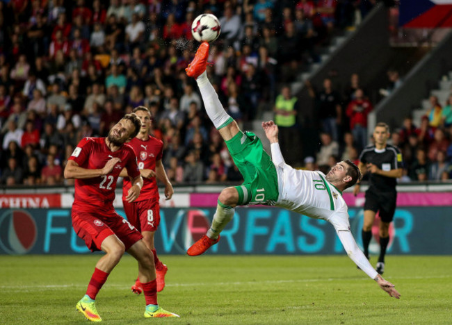 Kyle Lafferty attempts an overhead kick