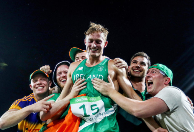 Arthur Lanigan O'Keeffe with his friends after the race