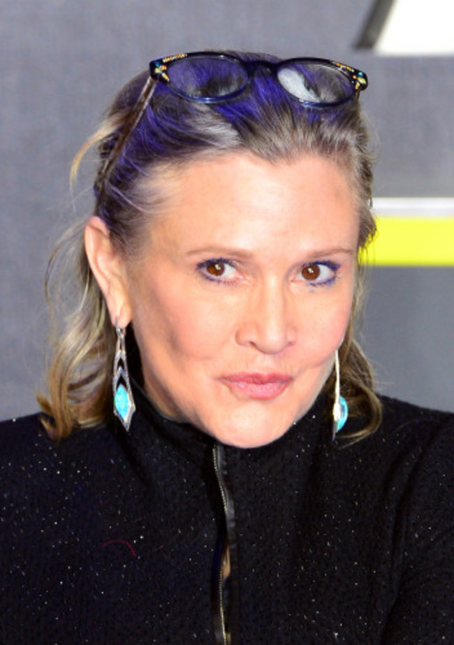 Carrie Fisher suffers cardiac arrest