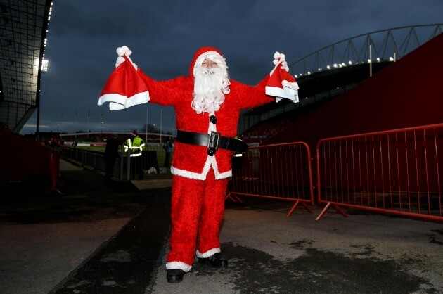 Santa gives out hats for todays game 26/12//2016