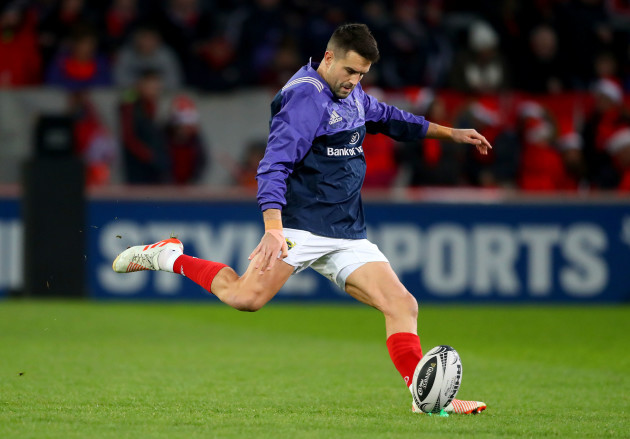 Conor Murray practices kicking ahead of the game