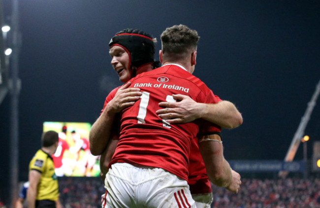 Ronan O&rsquo;Mahony celebrates scoring a try with Tyler Bleyendaal