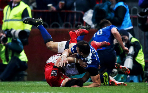 Darren Sweetnam is tackled off the ball by Zane Kirchner 26/12//2016