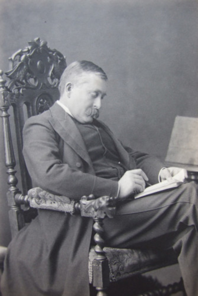 Hearing Voices (Image 5)