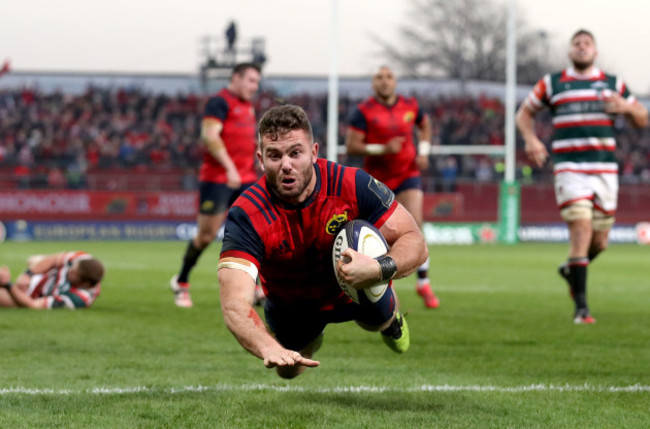 Jaco Taute scores their third try