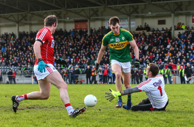 Ken O&rsquo;Halloran fouls Jack Barry