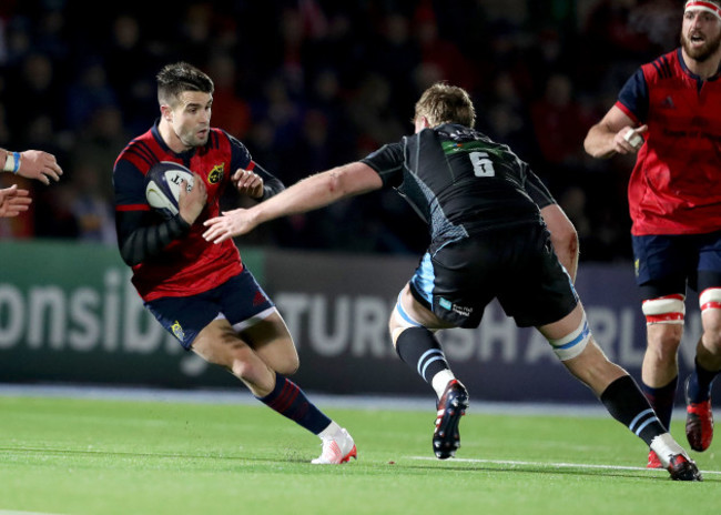 Conor Murray tackled by Jonny Gray