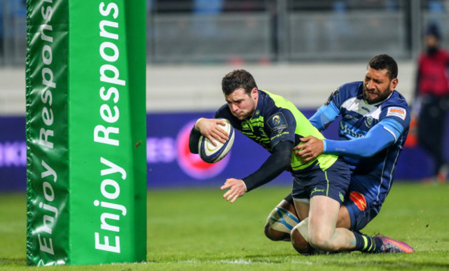 Robbie Henshaw scores his side's second try despite Steve Mafi