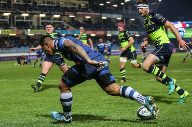 David Smith scores his side's second try