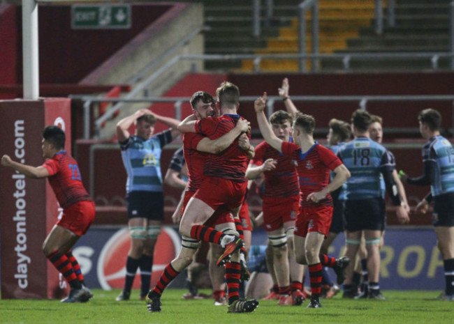 Shane Kelly celebrates with Luke Costello after scoring a final minute try