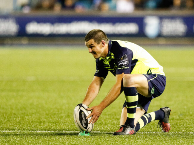 Johnny Sexton lines up a kick