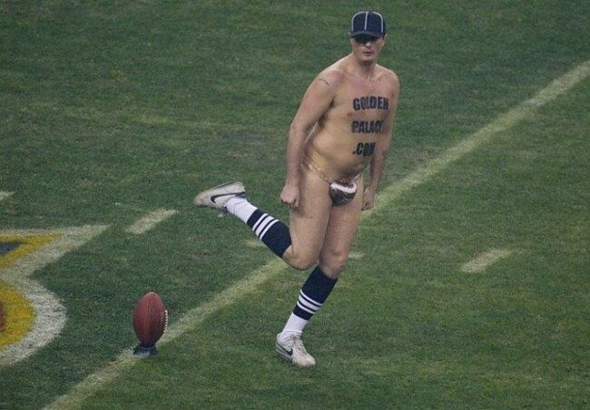 3superbowl-streaker