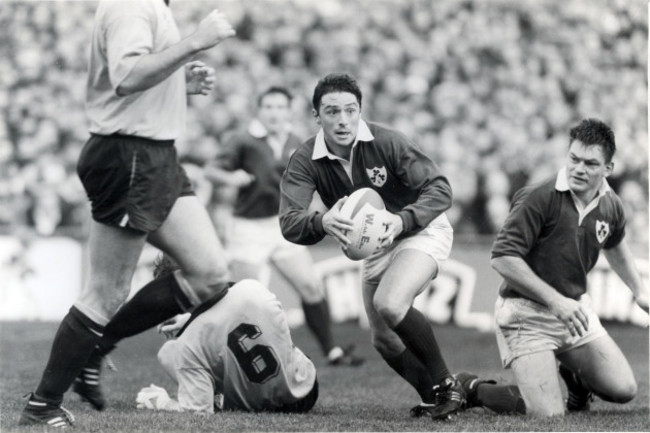 Rob Saunders runs with the ball 1991