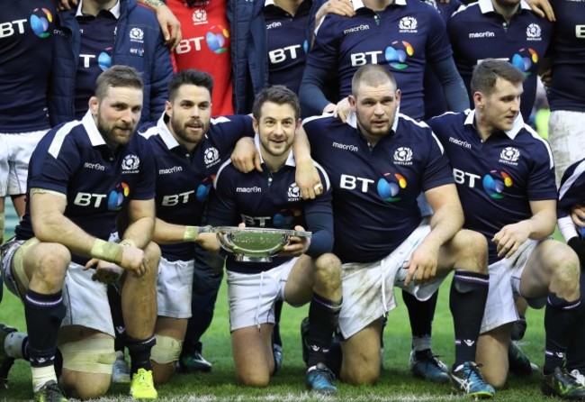 John Barclay, Sean Maitland, Greig Laidlaw, Gordon Reid and Mark Bennett celebrate with the Quaich trophy