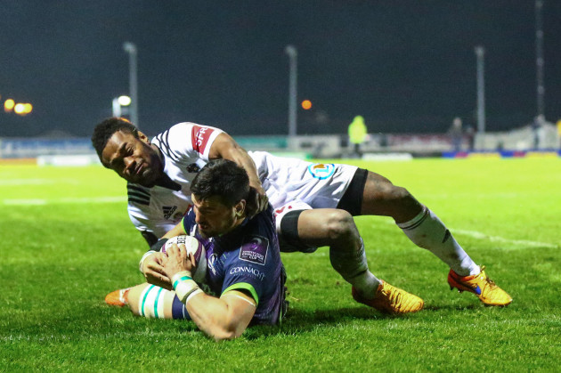 Benito Masilevu is unable to prevent Ben Marshall score his side's second try