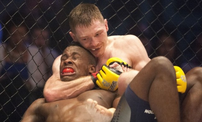 Joseph Duffy attempts to submit Damien Lapilus