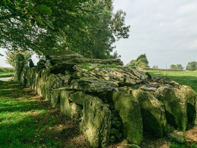 View showing length of Labbacallee wedge tomb