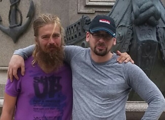 17970916_1486146523-806-390x285