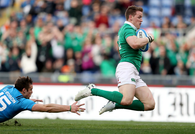 Craig Gilroy scores a try