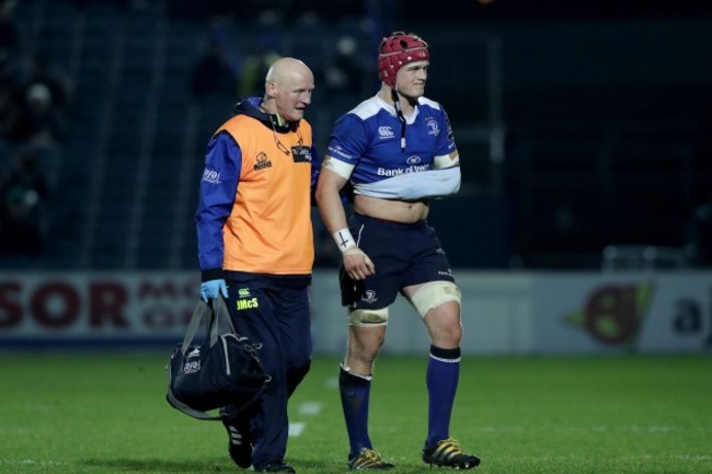 Josh van der Flier leaves the field with an injury