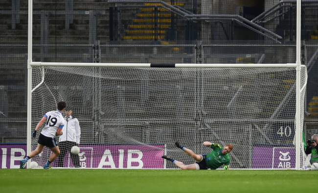 Jack Reynolds scores a goal against Arron Dunne