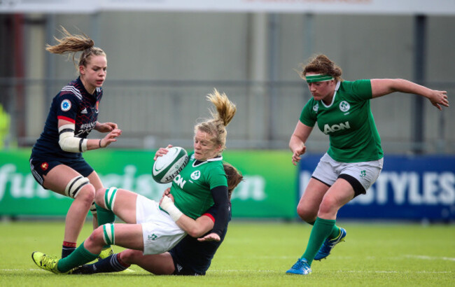 Claire Molly tackled by Gaelle Mignot